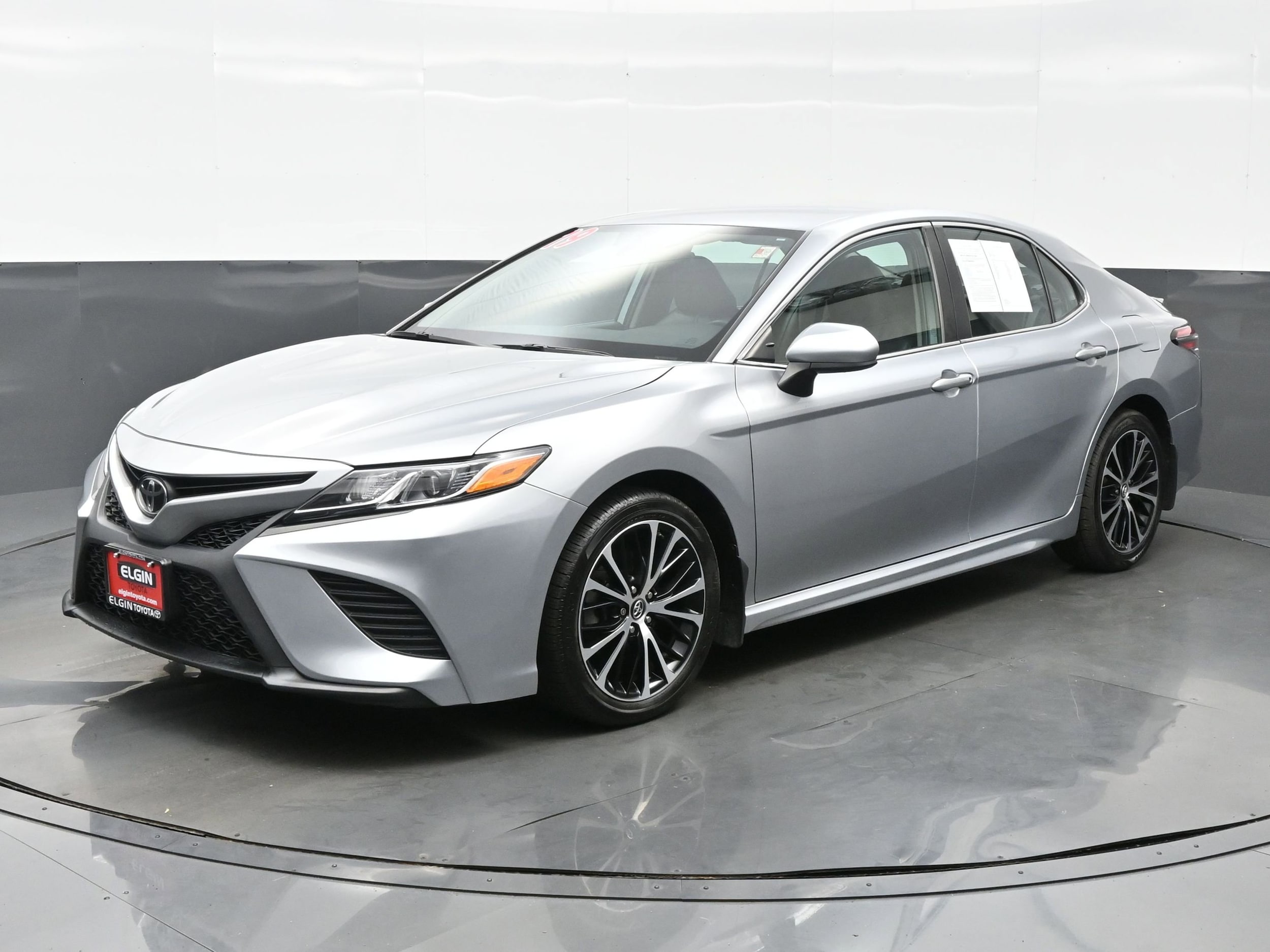 Used 2019 Toyota Camry SE with VIN 4T1B11HK3KU771075 for sale in Streamwood, IL