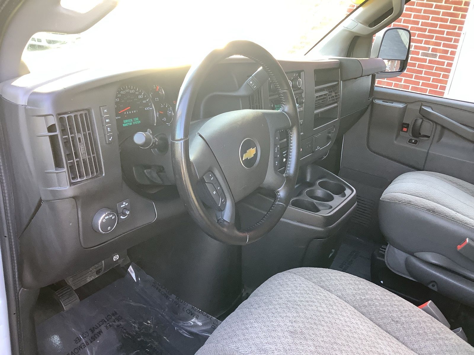 2021 Chevrolet Express Passenger LT - Photo 16