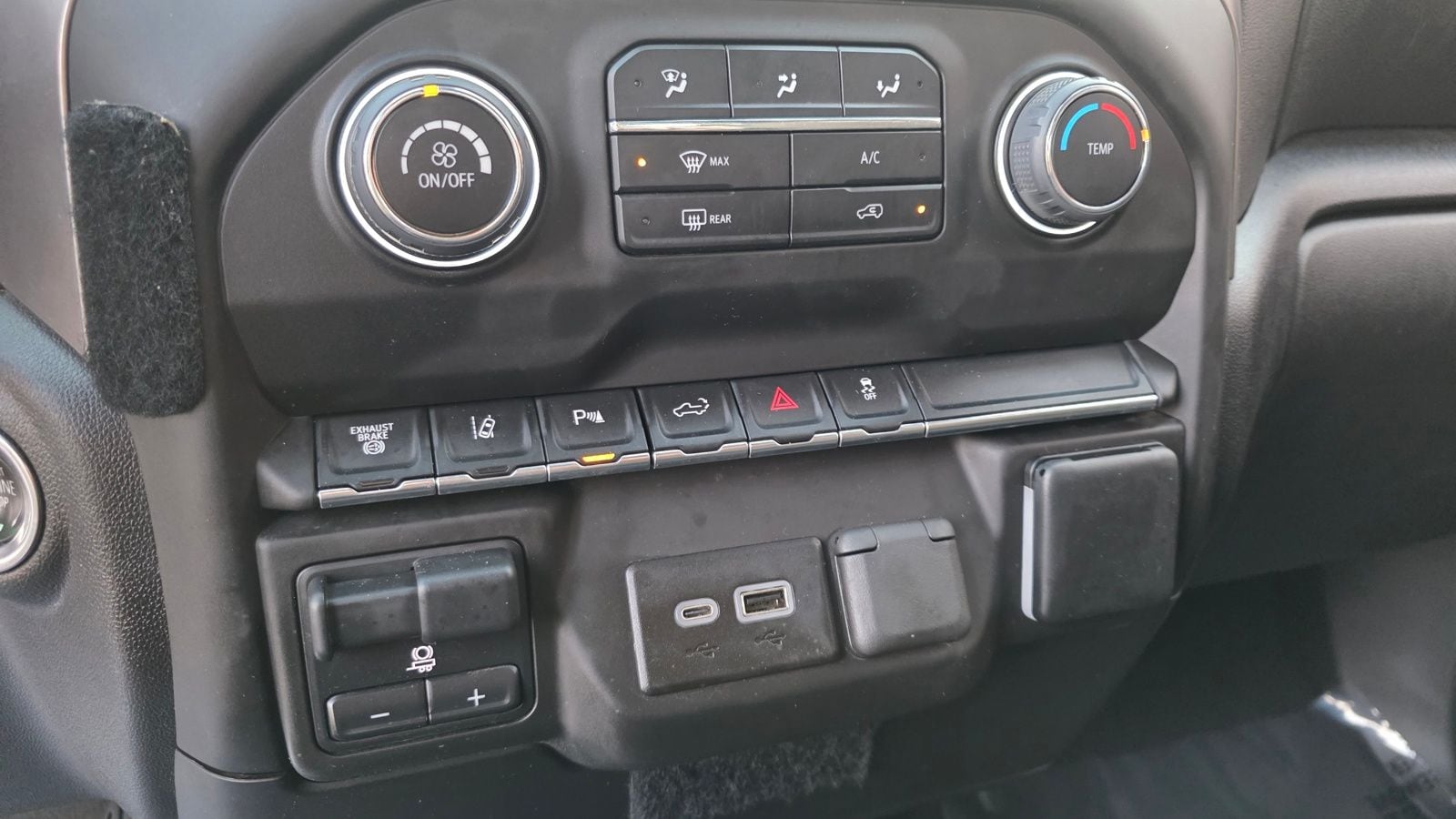 2024 Chevrolet Silverado 2500HD Custom - Photo 21