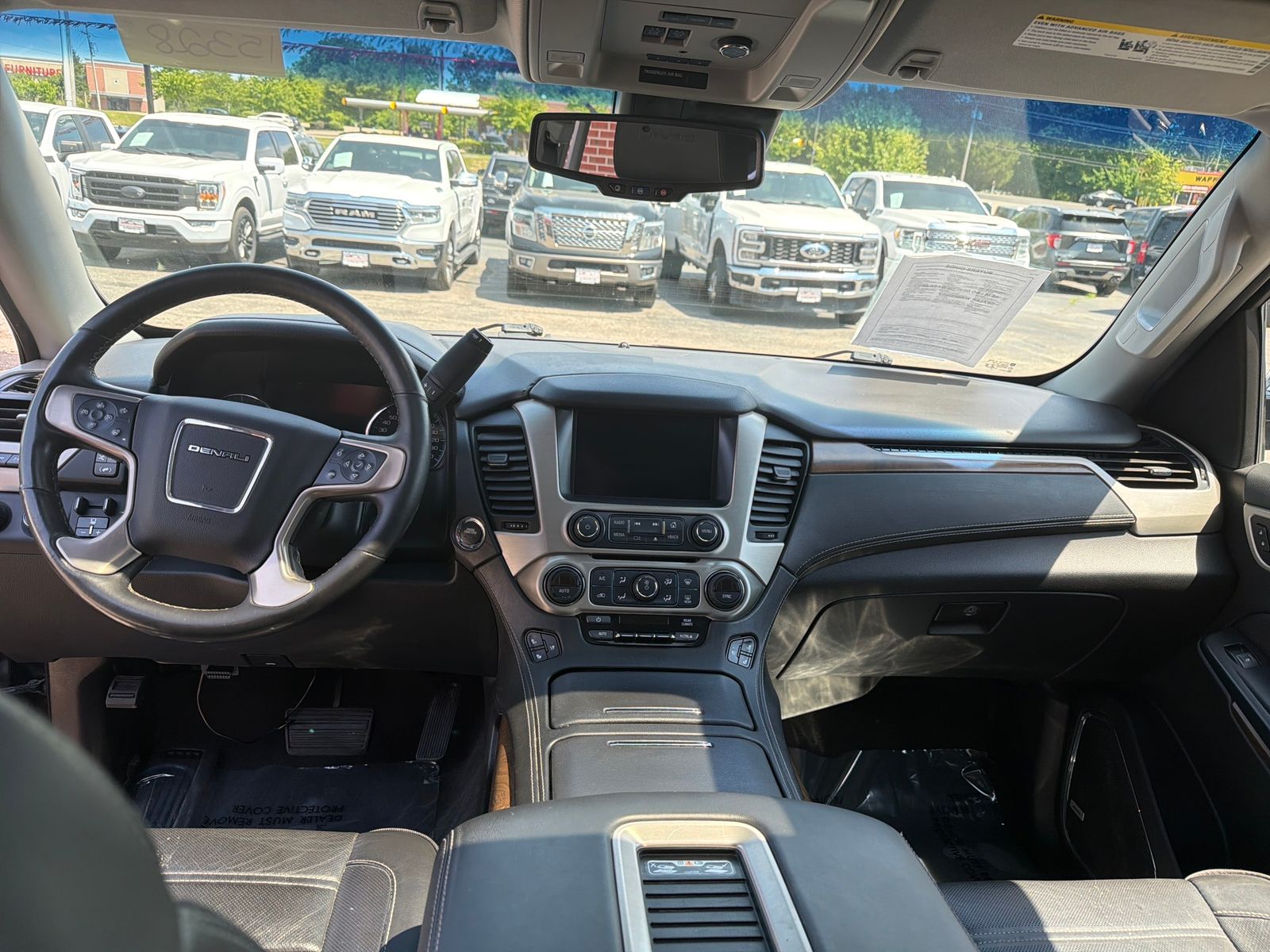2020 GMC Yukon Denali - Photo 13
