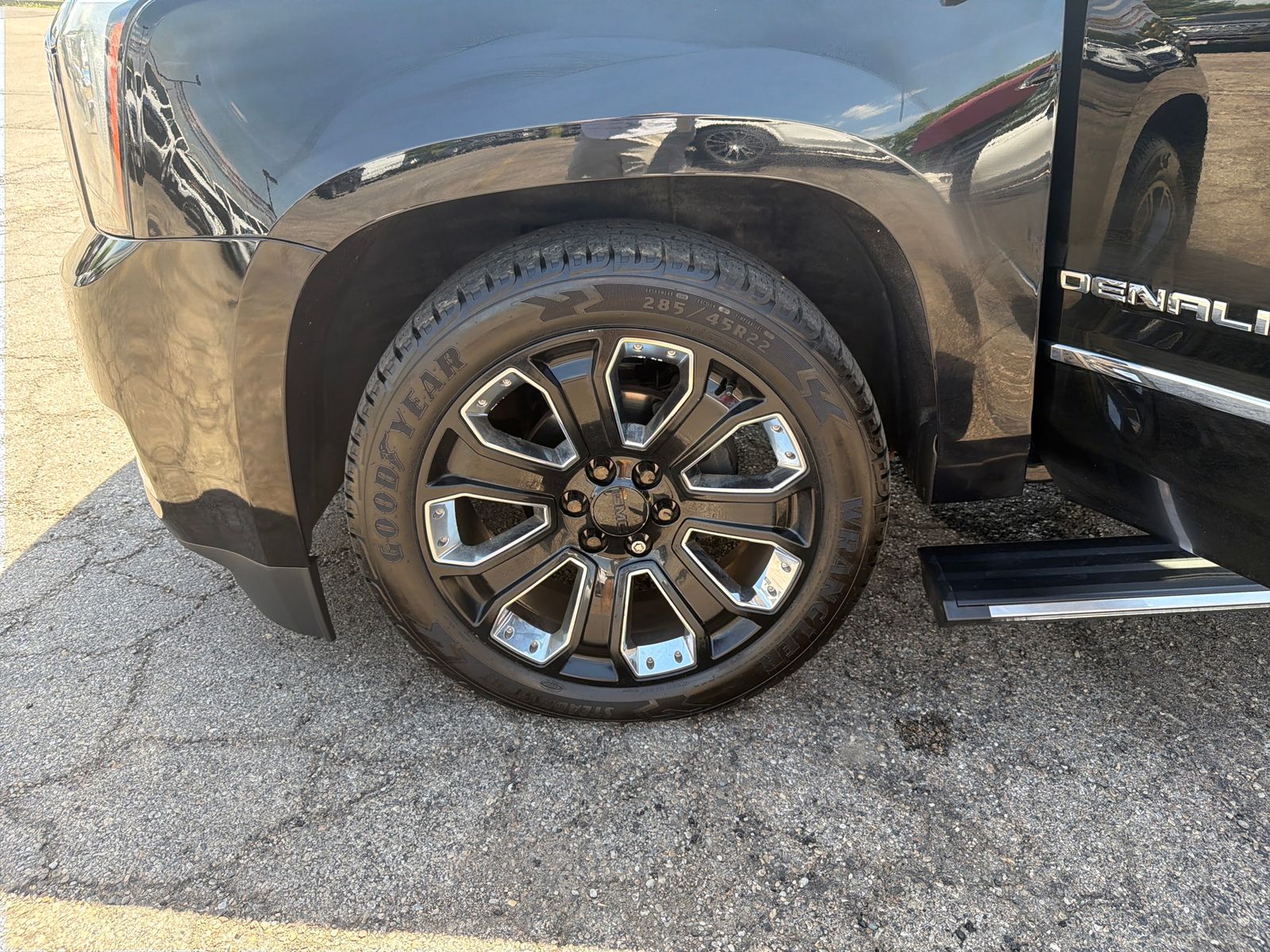2020 GMC Yukon Denali - Photo 28