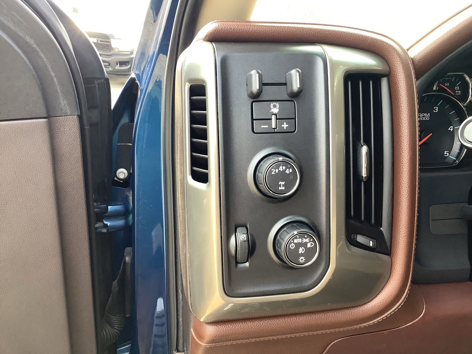 2018 Chevrolet Silverado 2500HD High Country - Photo 15