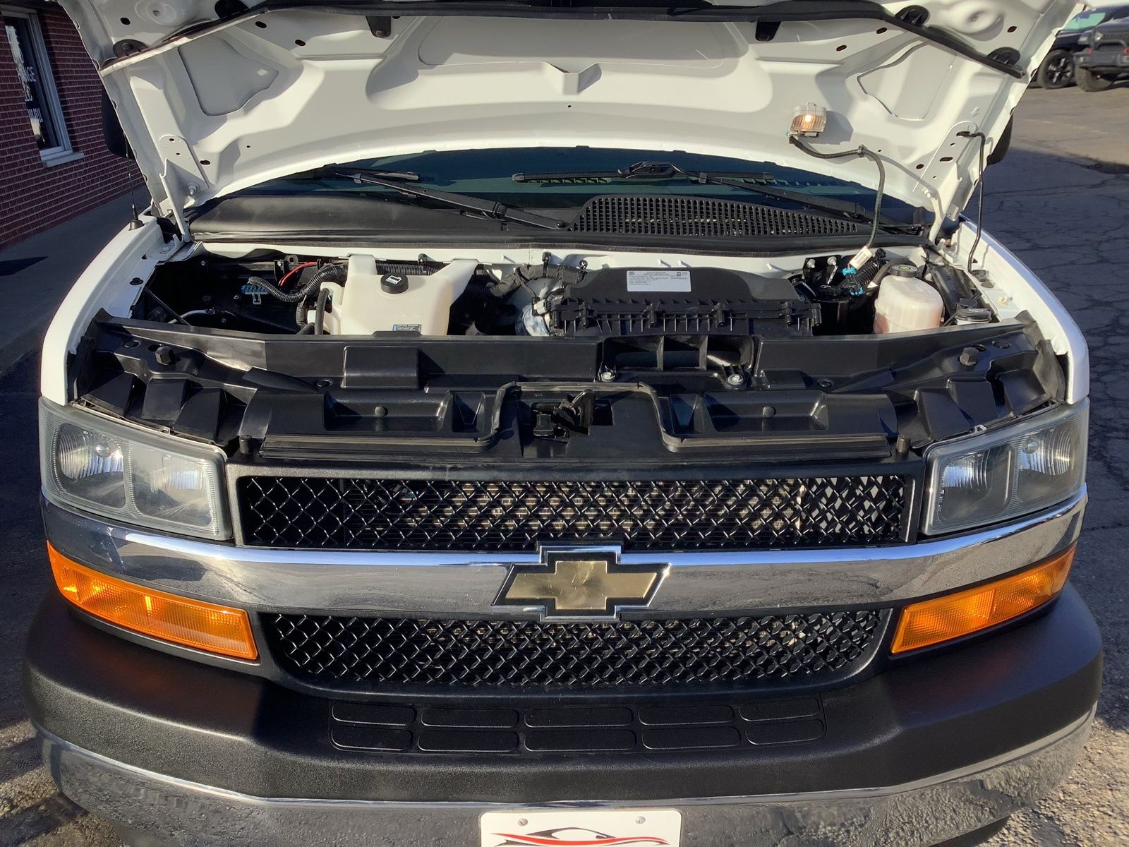 2021 Chevrolet Express Passenger LT - Photo 20