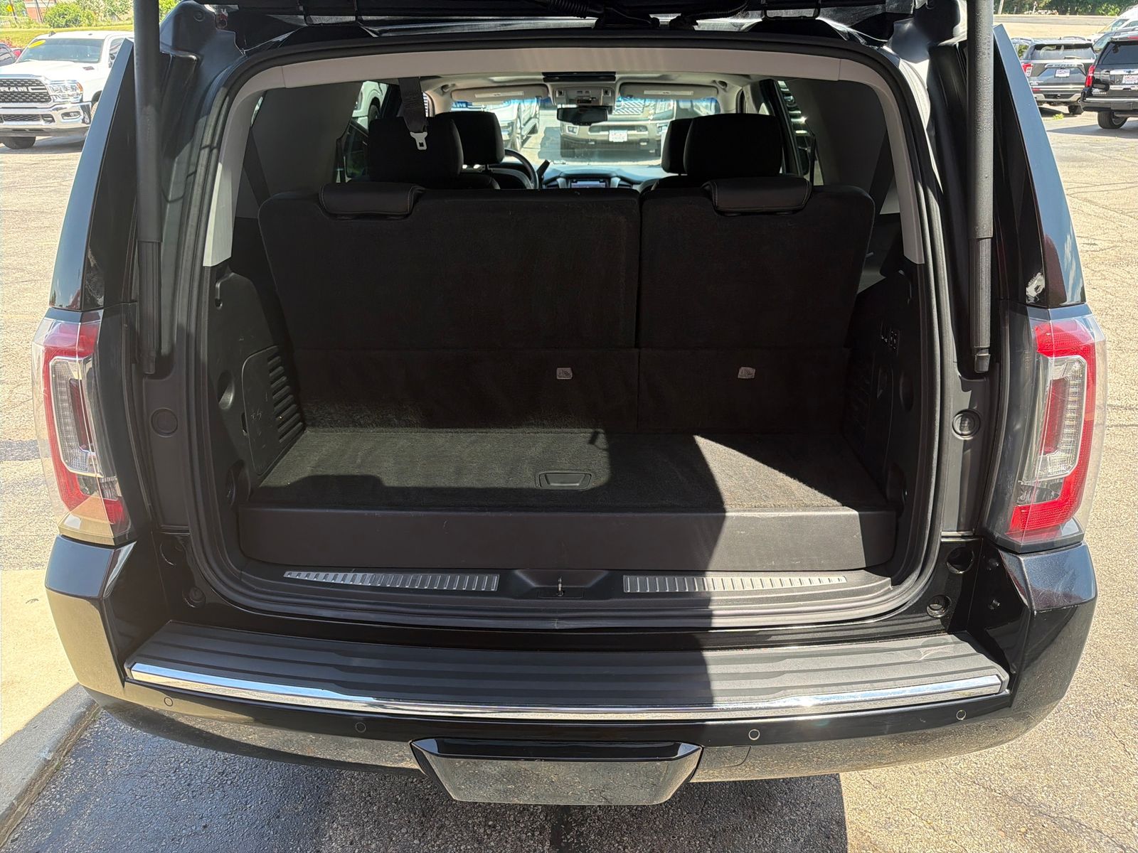 2020 GMC Yukon Denali - Photo 24