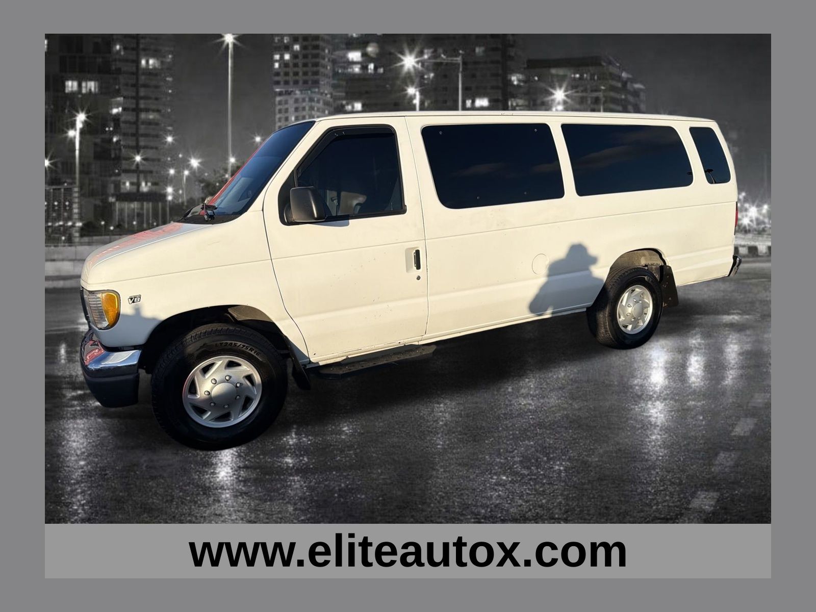 2000 Ford Econoline Wagon XL