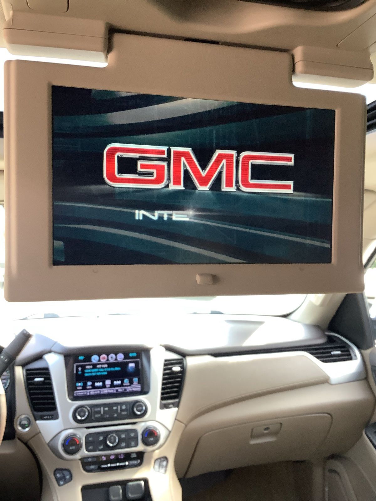2018 GMC Yukon XL SLT - Photo 16