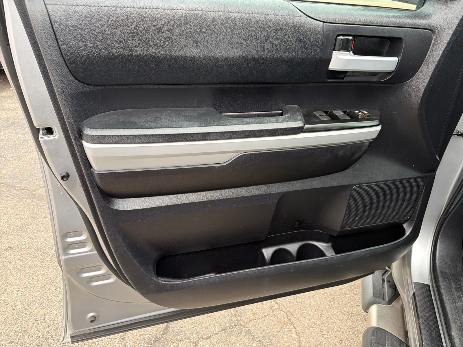 2020 Toyota Tundra SR5 - Photo 12