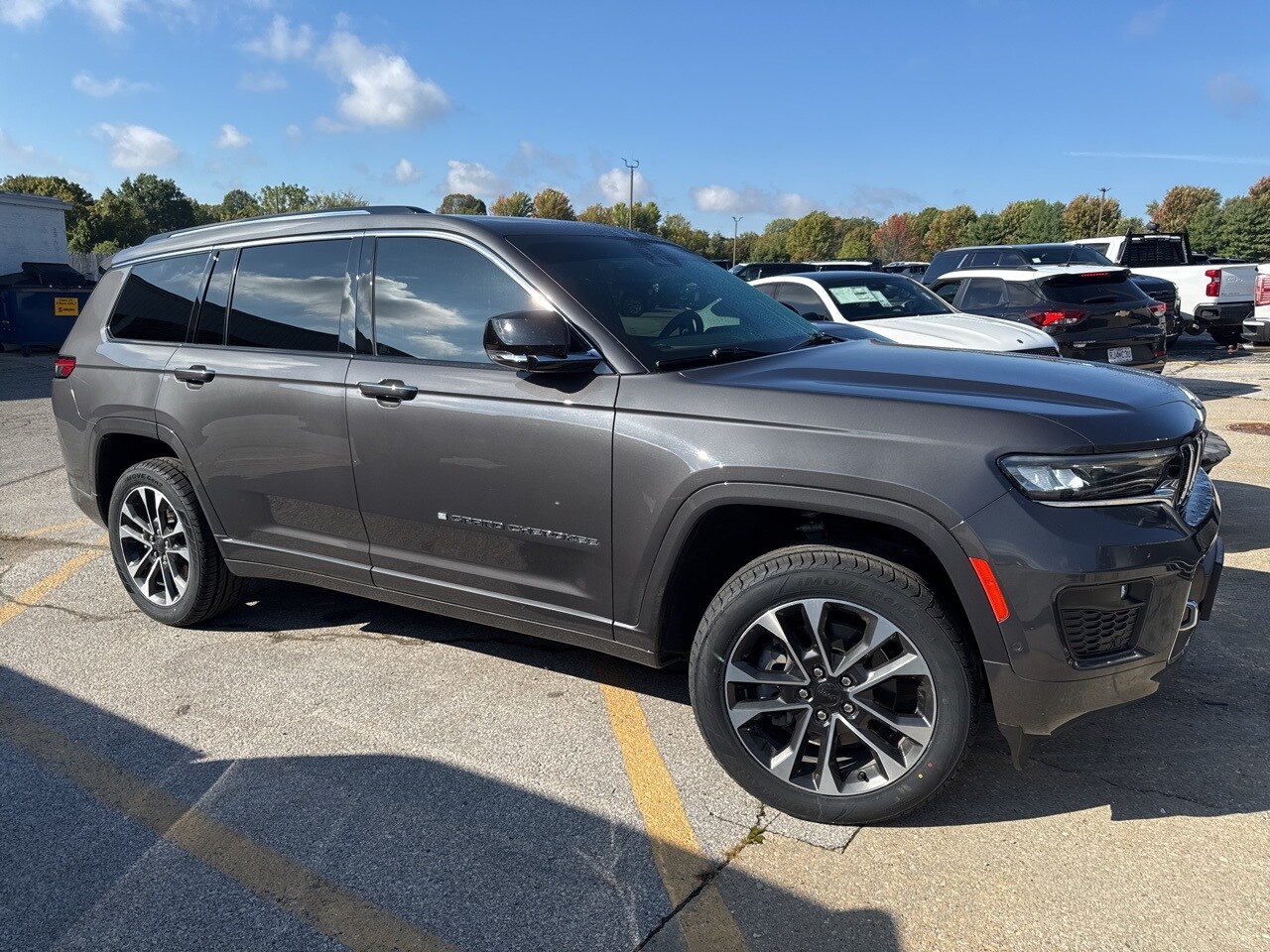 2023 Jeep Grand Cherokee Overland photo 4