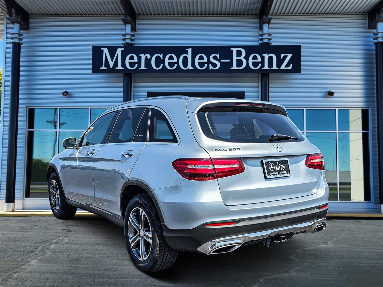 2017 Mercedes Benz GLC 300 photo 4