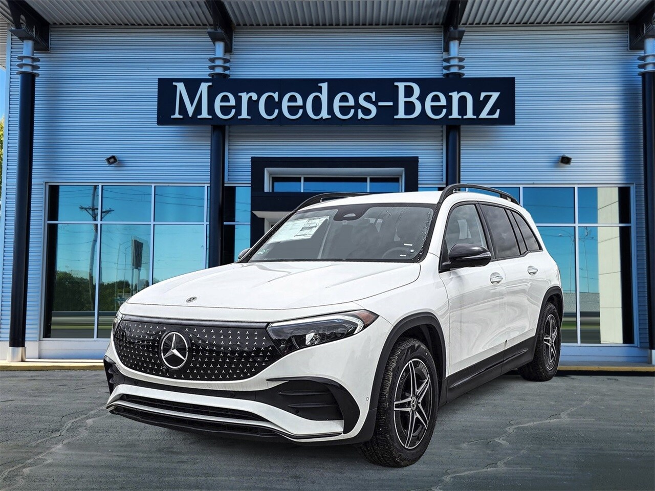 2024 Mercedes Benz EQB 300 4MATIC photo 3