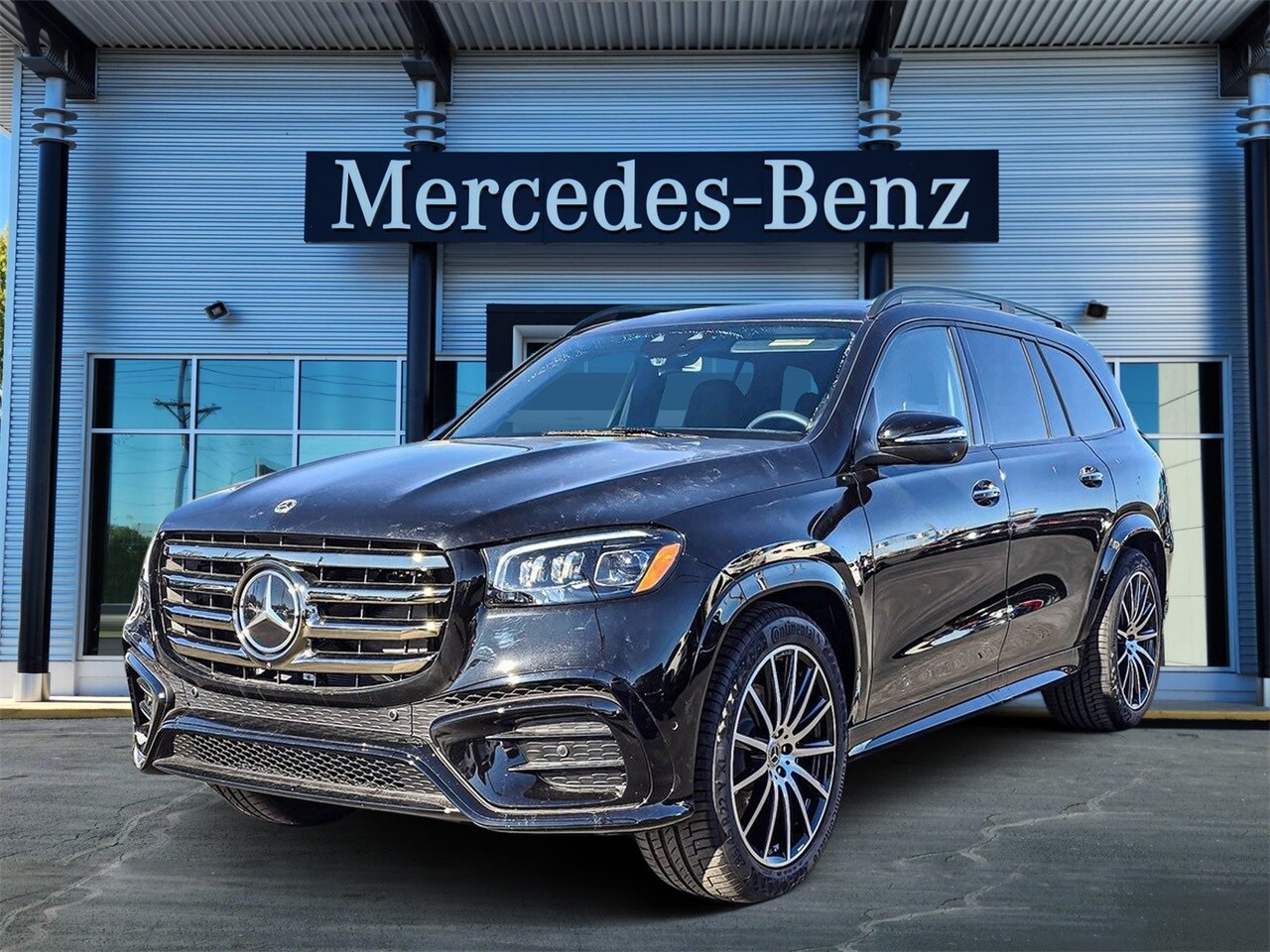 2025 Mercedes Benz GLS 450 4MATIC photo 3