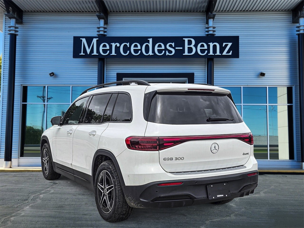 EQB 300 4MATIC SUV