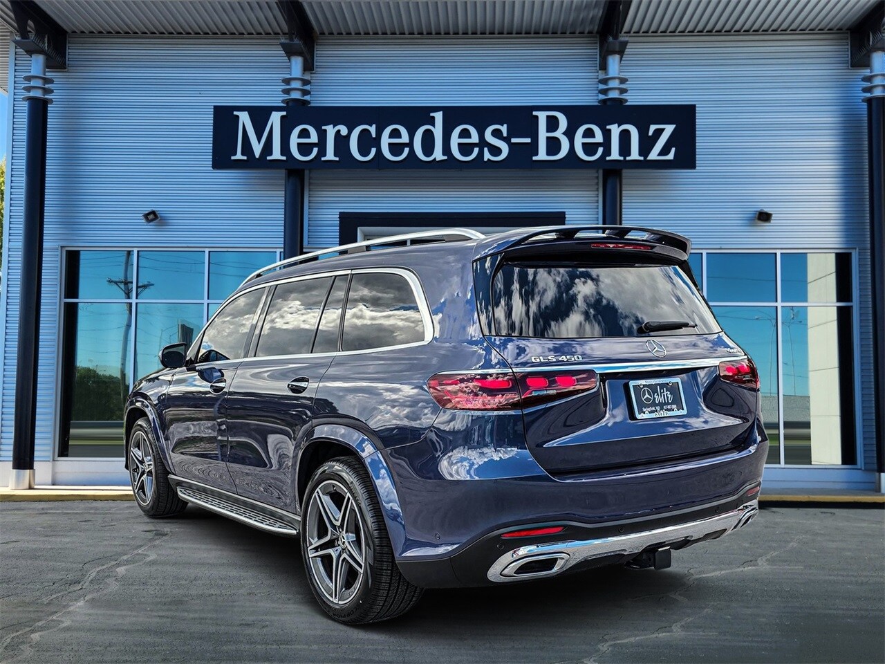 2024 Mercedes Benz GLS 450 photo 4