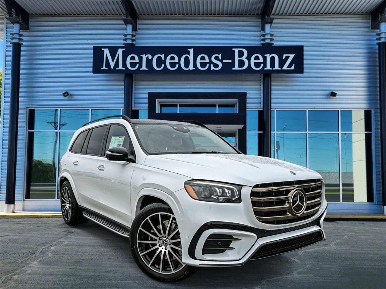 2026 Mercedes-Benz GLS Base's photo