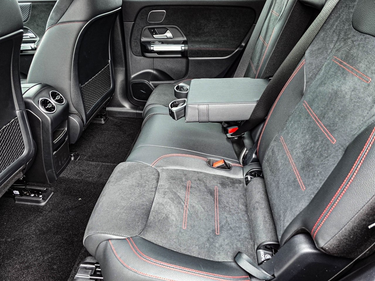 EQB 300 4MATIC SUV