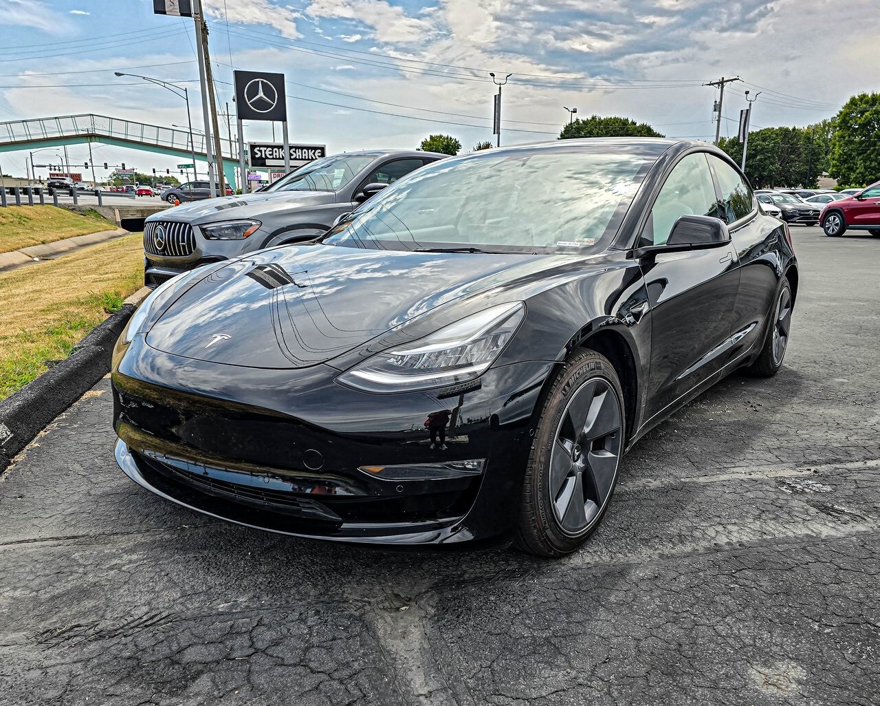 2022 Tesla Model 3 Long Range photo 3
