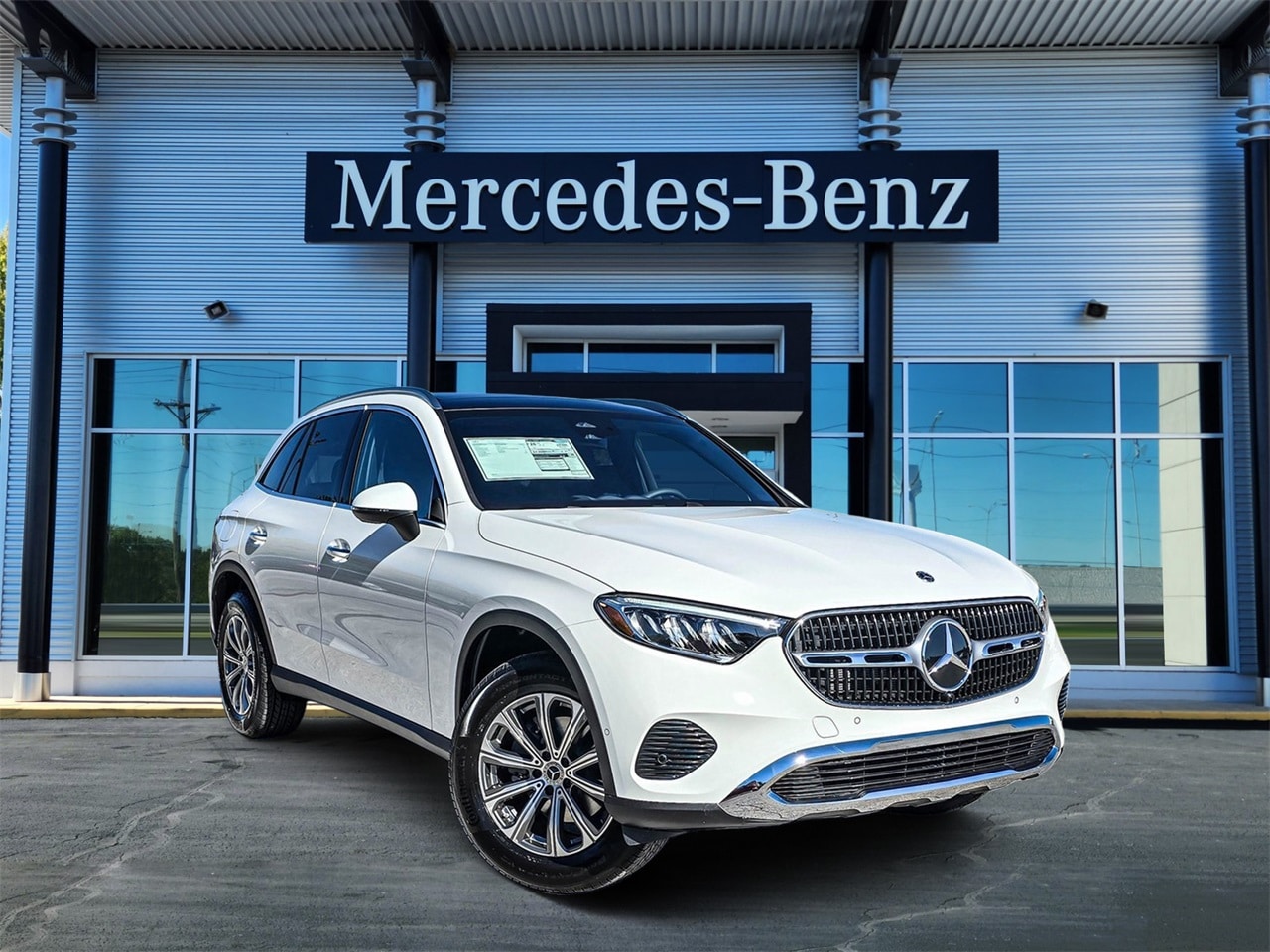 2026 Mercedes-Benz GLC Base's photo