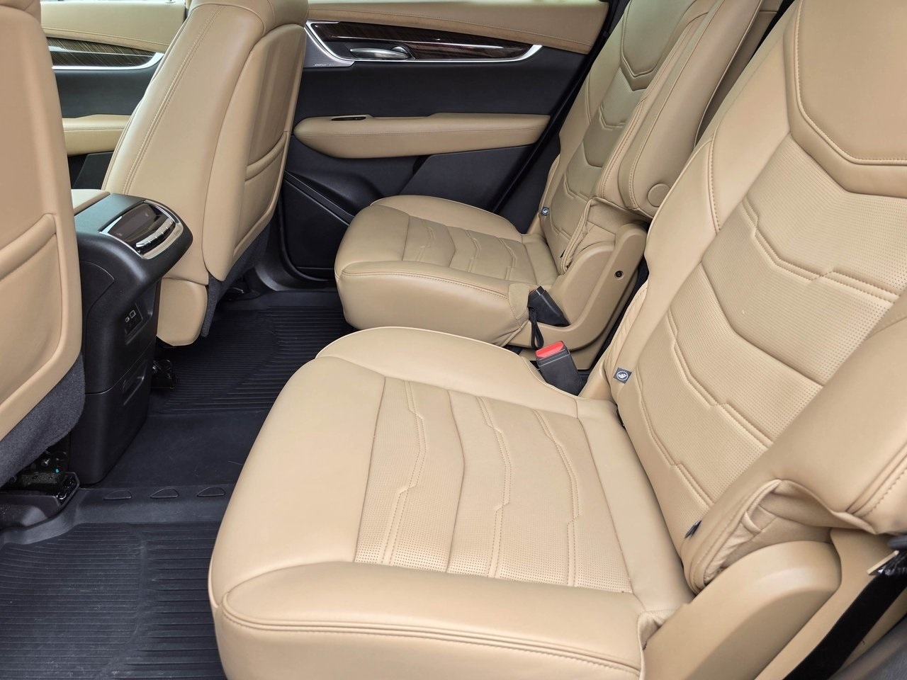 XT6 Premium Luxury