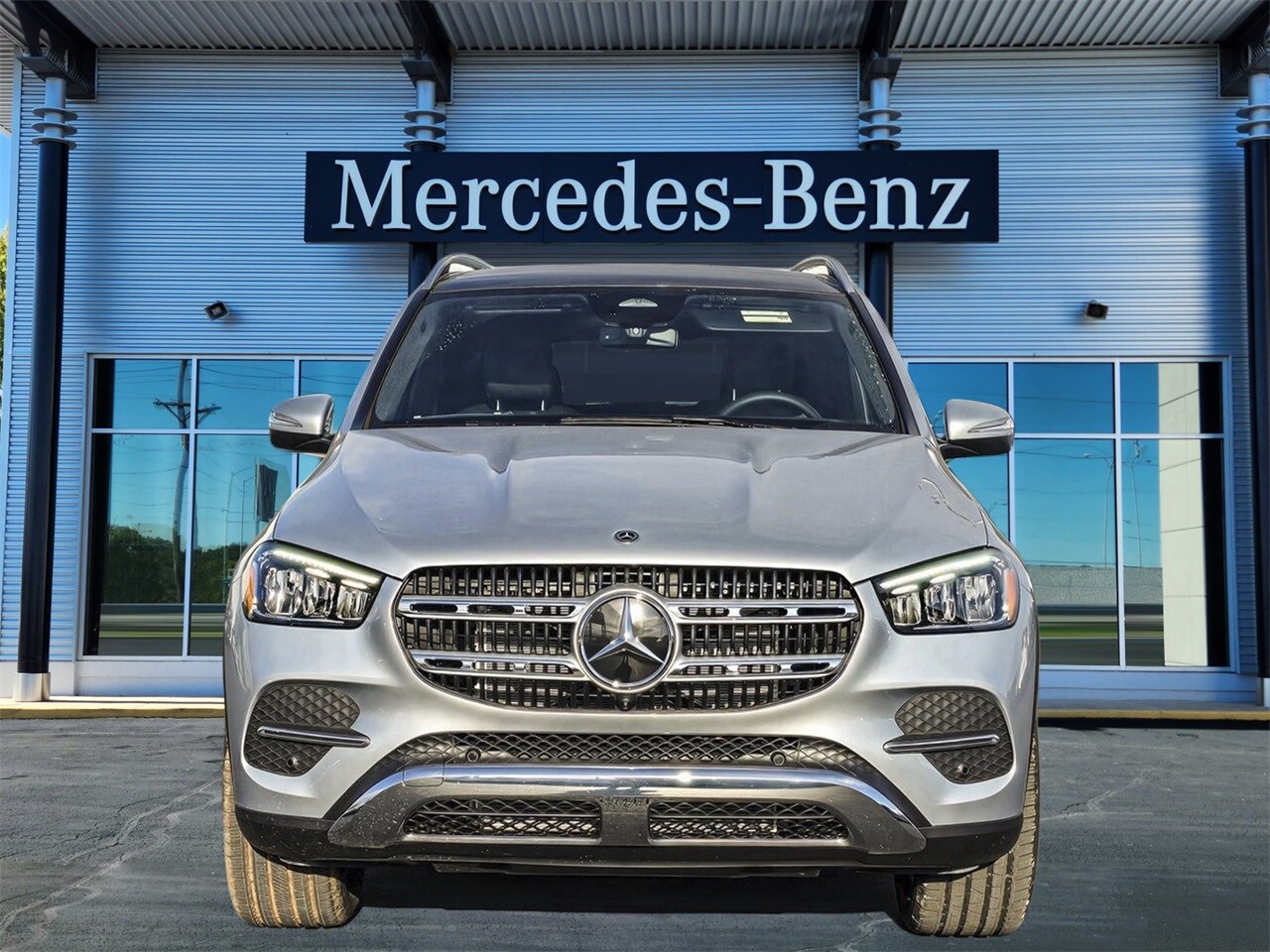 2025 Mercedes Benz GLE 350 4MATIC photo 2