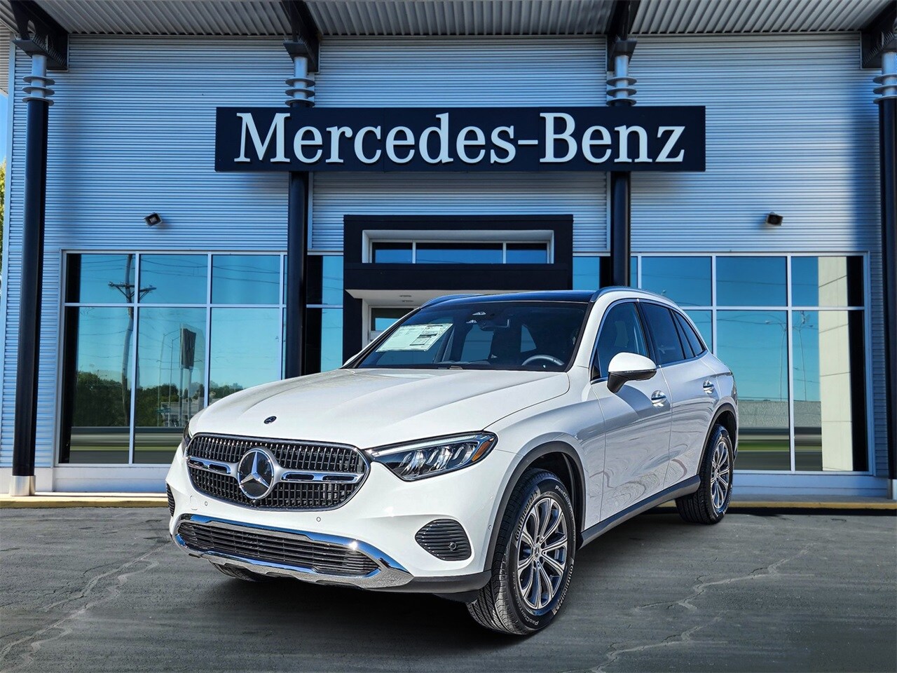 2026 Mercedes Benz GLC 300 4MATIC photo 3