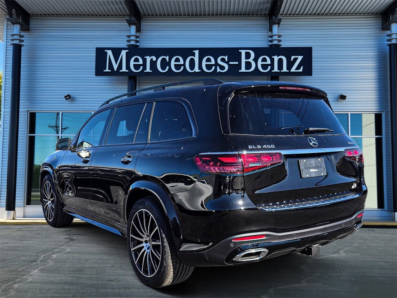 2025 Mercedes Benz GLS 450 4MATIC photo 4