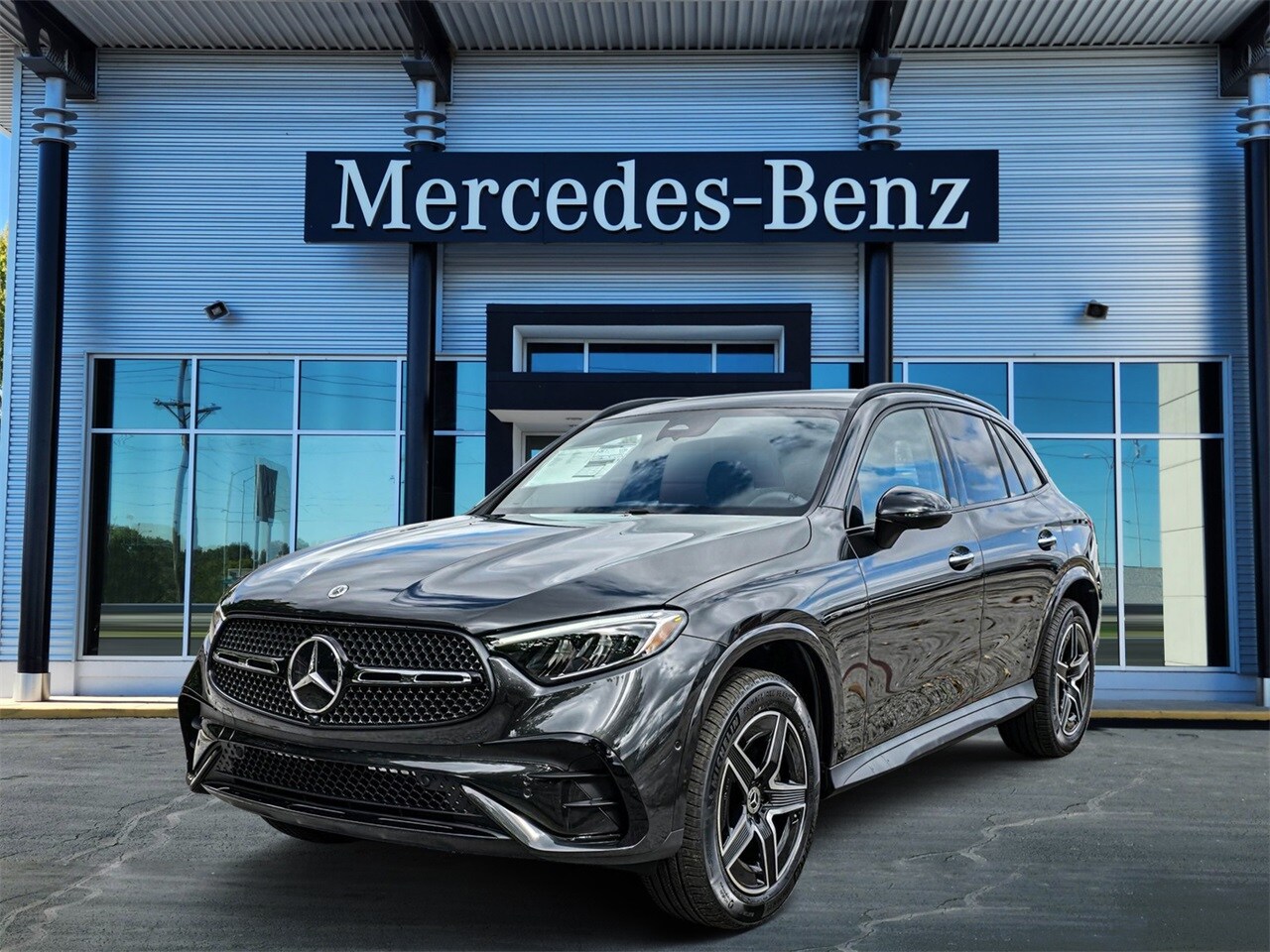 2026 Mercedes Benz GLC 300 4MATIC photo 3