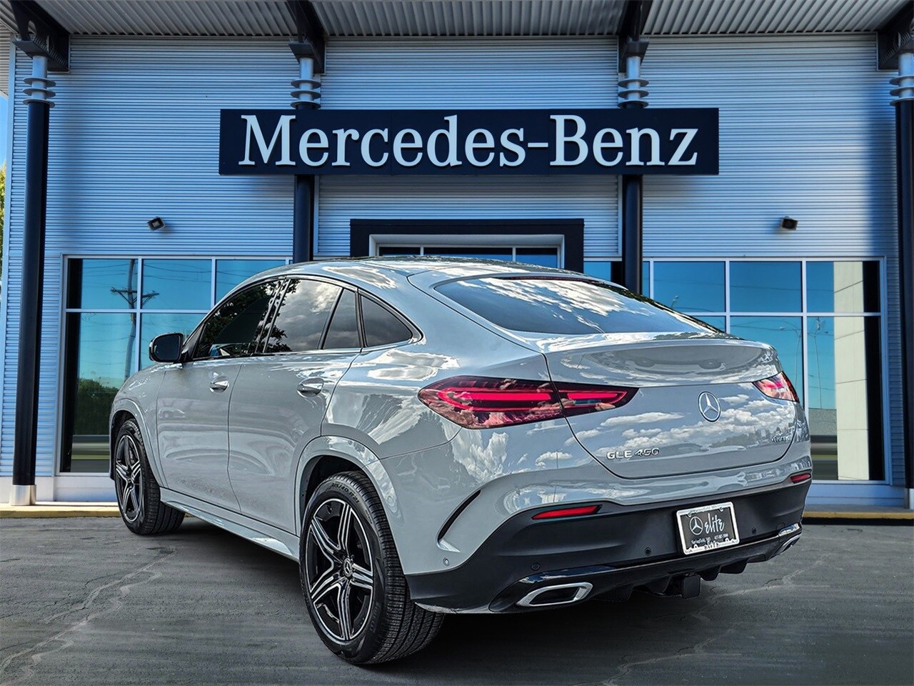 2025 Mercedes Benz GLE 450 photo 2