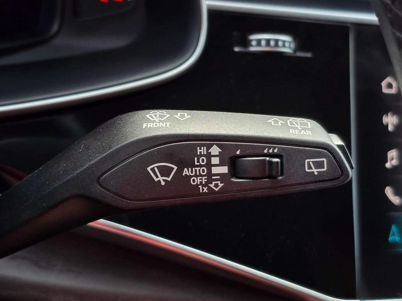 Q8 Premium Plus 55 TFSI quattro