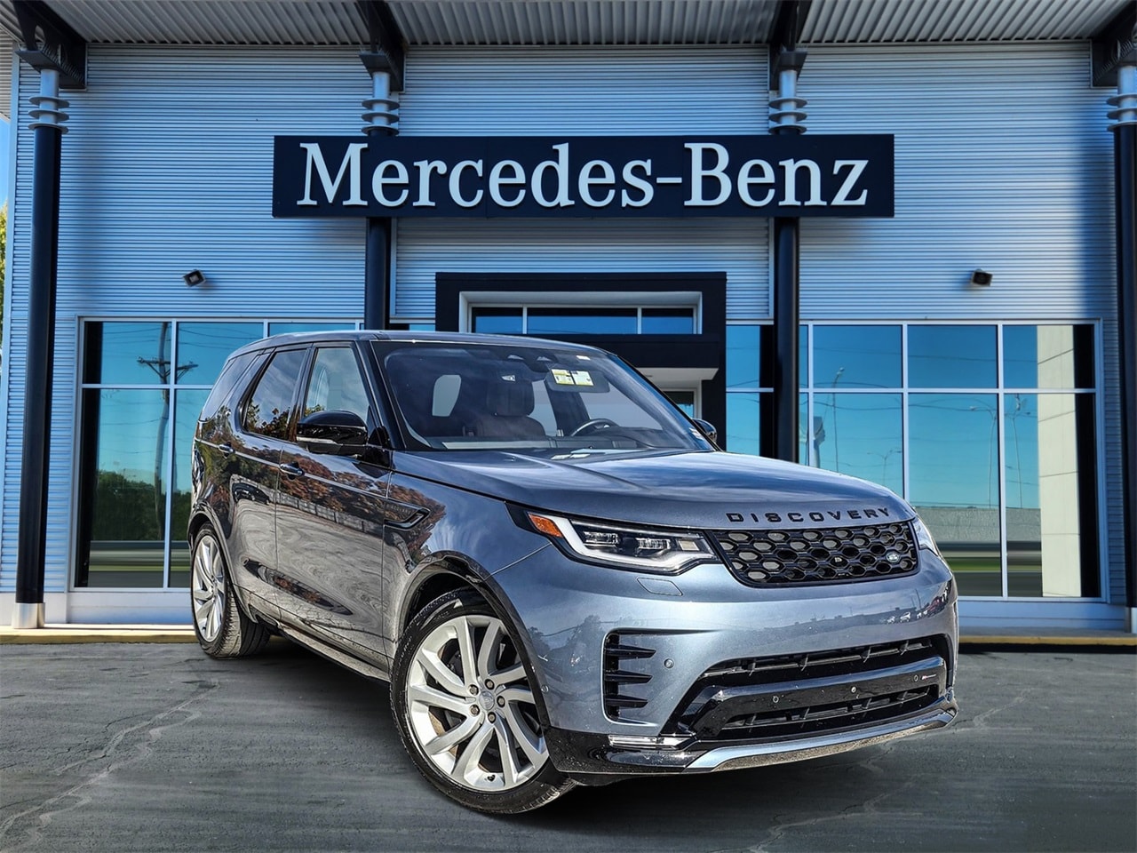 2023 Land Rover Discovery HSE R Dynamic's photo