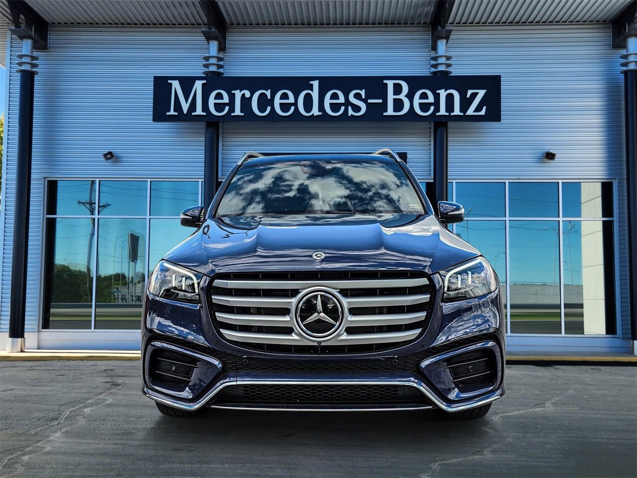 2024 Mercedes Benz GLS 450 photo 2