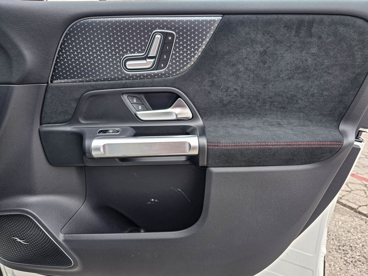 EQB 300 4MATIC SUV