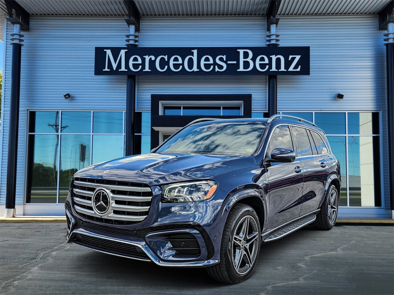 2024 Mercedes Benz GLS 450 photo 3