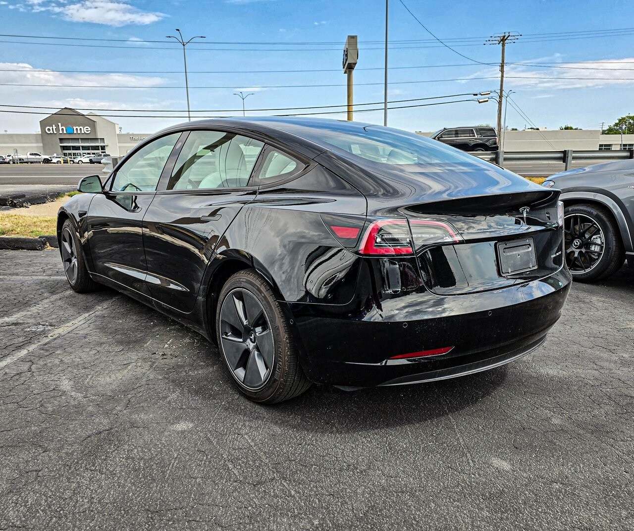 2022 Tesla Model 3 Long Range photo 4