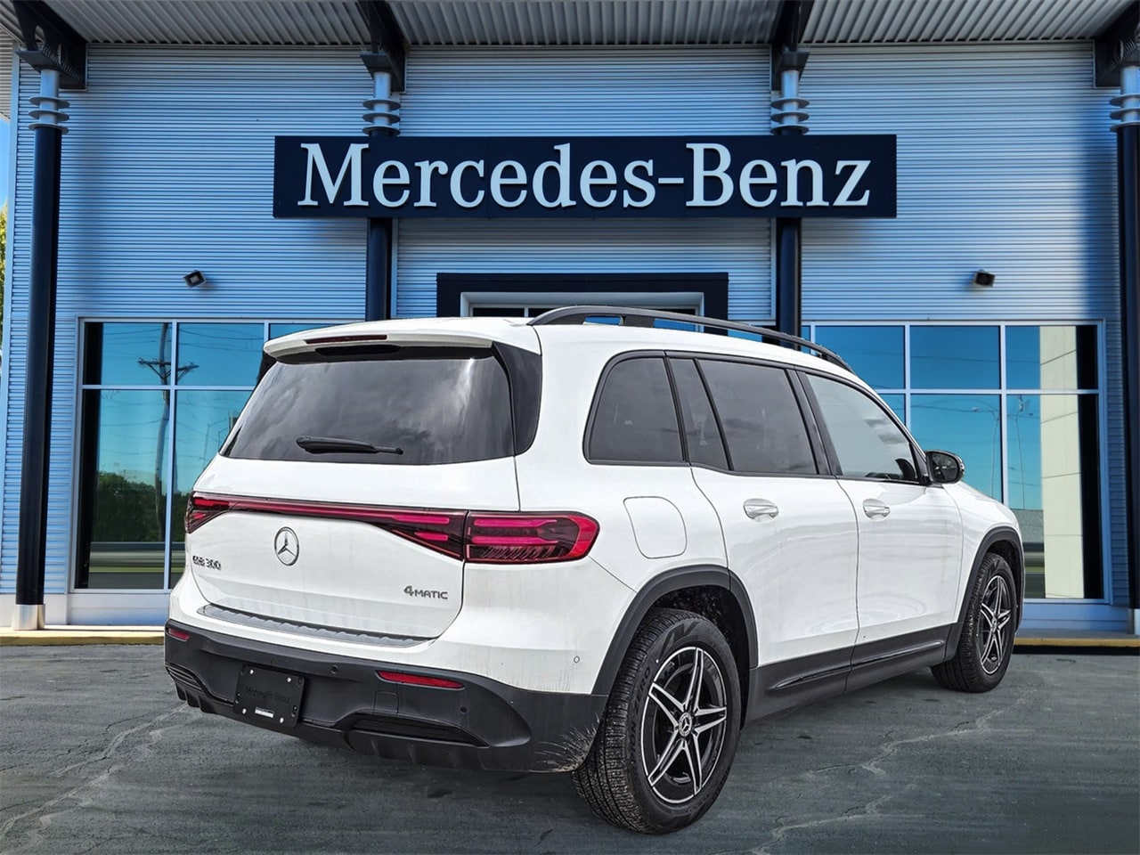 EQB 300 4MATIC SUV