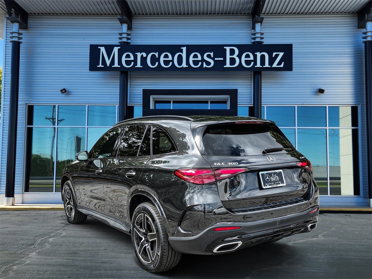 2026 Mercedes Benz GLC 300 4MATIC photo 4