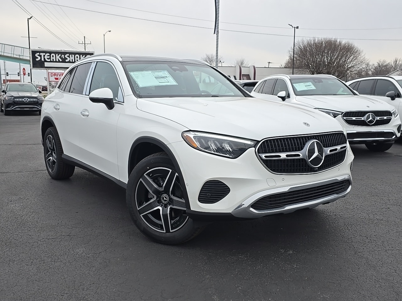 2026 Mercedes-Benz GLC Base's photo