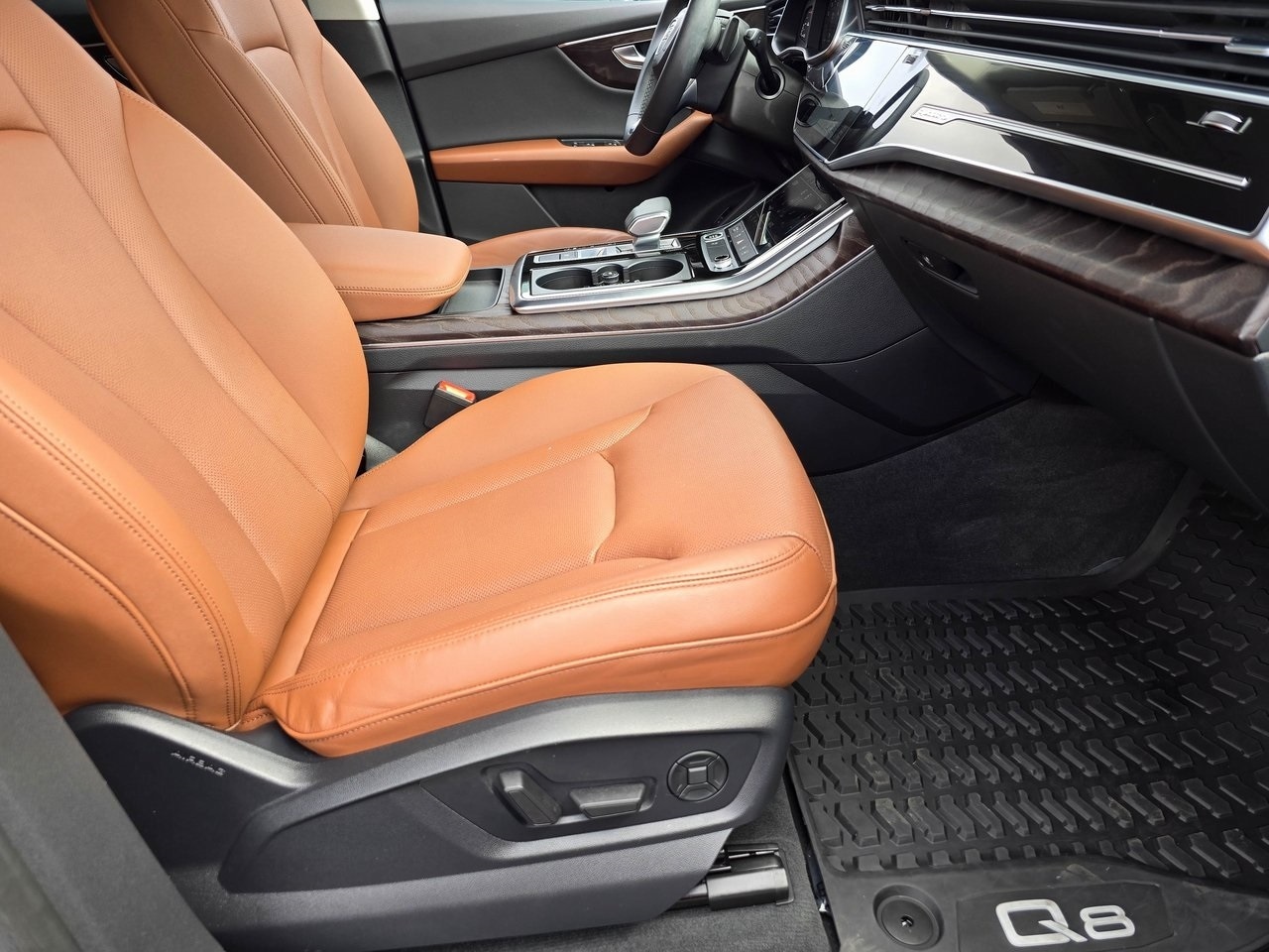 Q8 Premium Plus 55 TFSI quattro