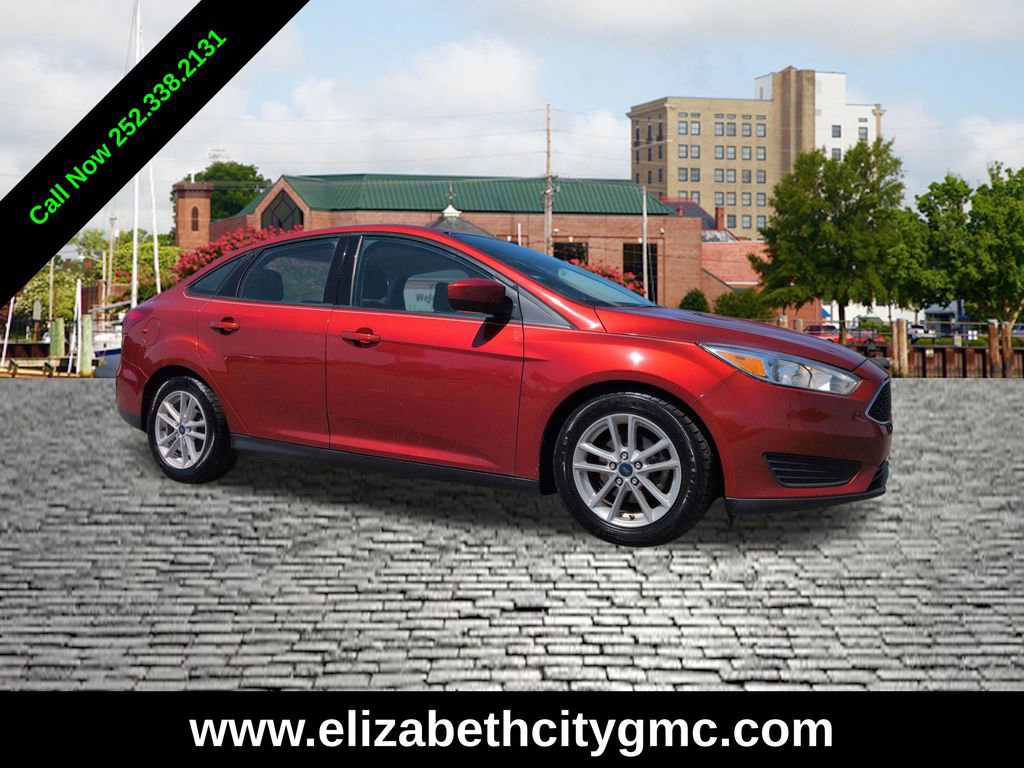 2018 Ford Focus Sedan SE's photo