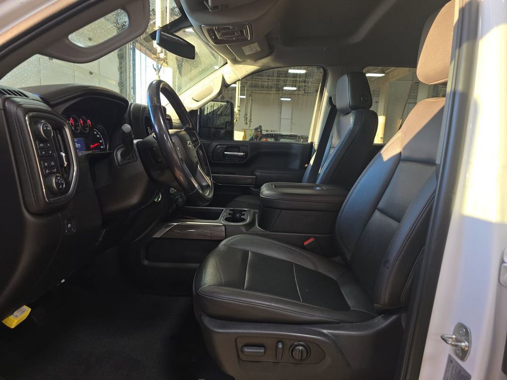 2022 Chevrolet Silverado 2500HD LTZ photo 3