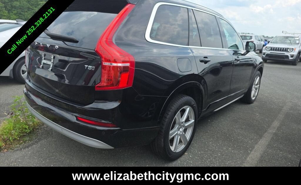 Used 2022 Volvo XC90 Momentum SUV