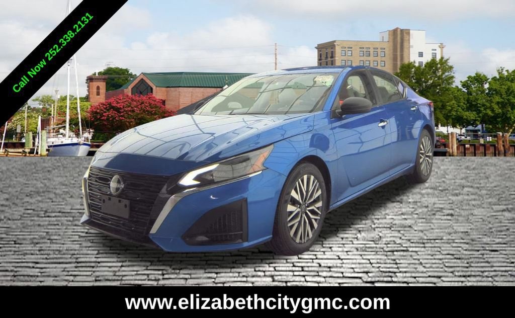 Used 2025 Nissan Altima SV Sedan