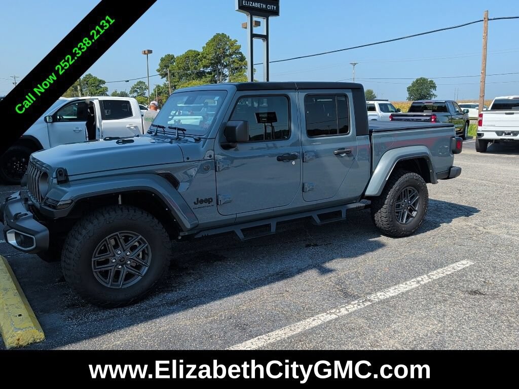 Used 2024 Jeep Gladiator Sport S Truck Crew Cab