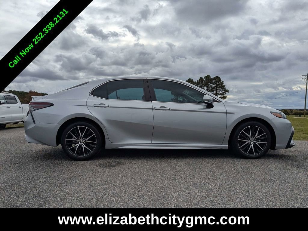 Used 2024 Toyota Camry SE Sedan