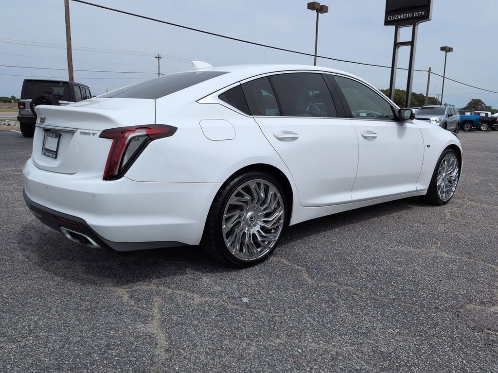 View vehicle photo 3