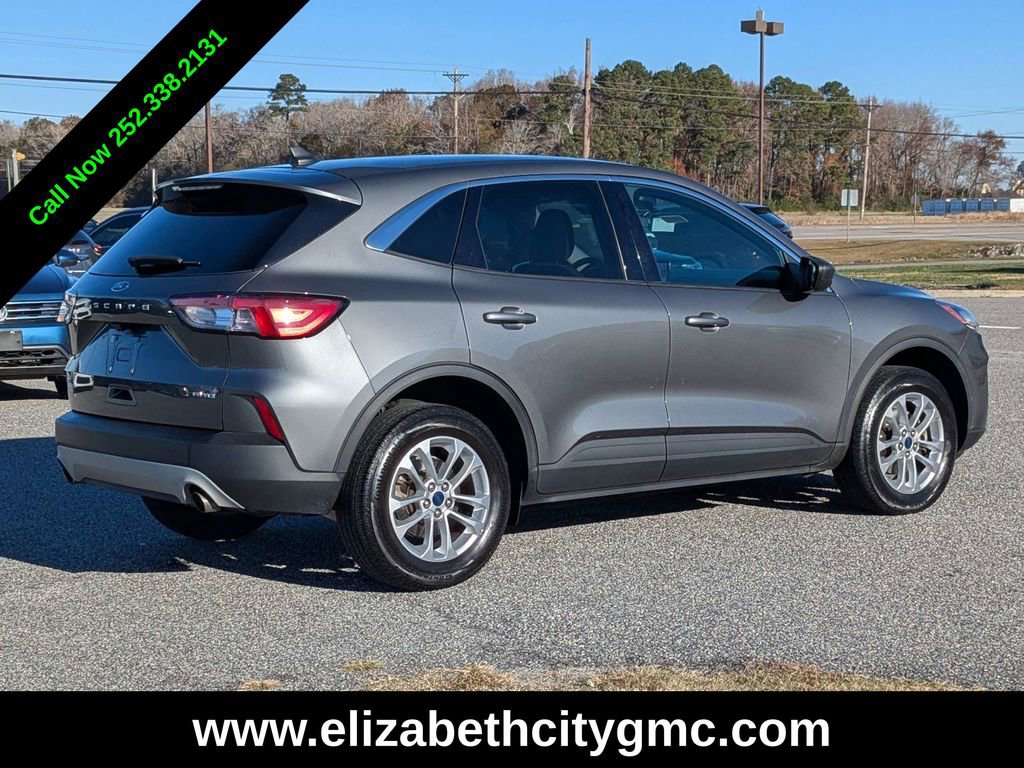 2022 Ford Escape SE photo 3