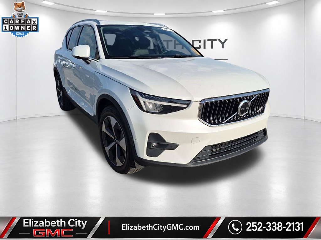 2024 Volvo XC40 B5 Plus Bright Theme AWD