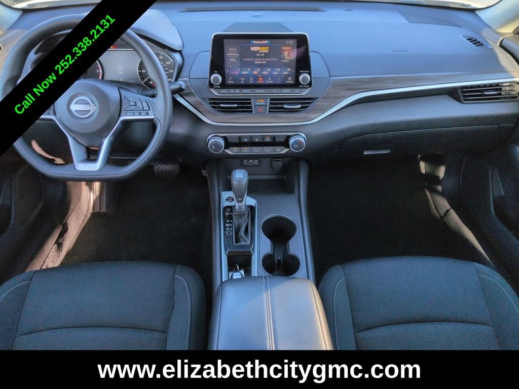 2025 Nissan Altima SV - Photo 15