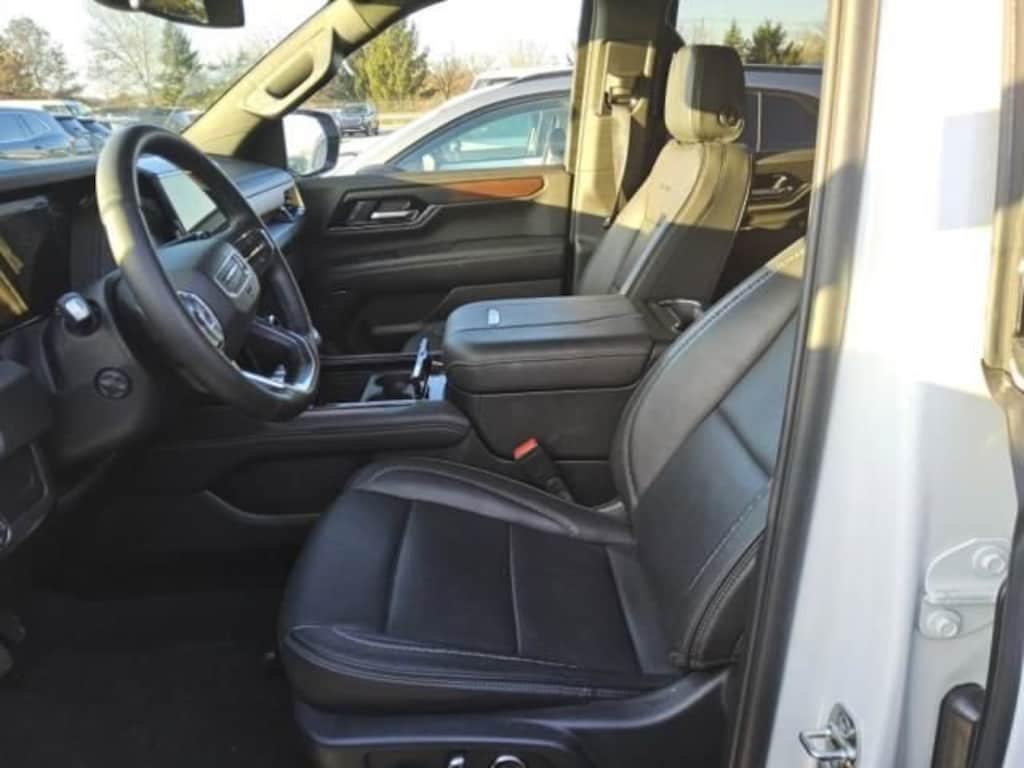 Used 2025 GMC Yukon XL Denali SUV