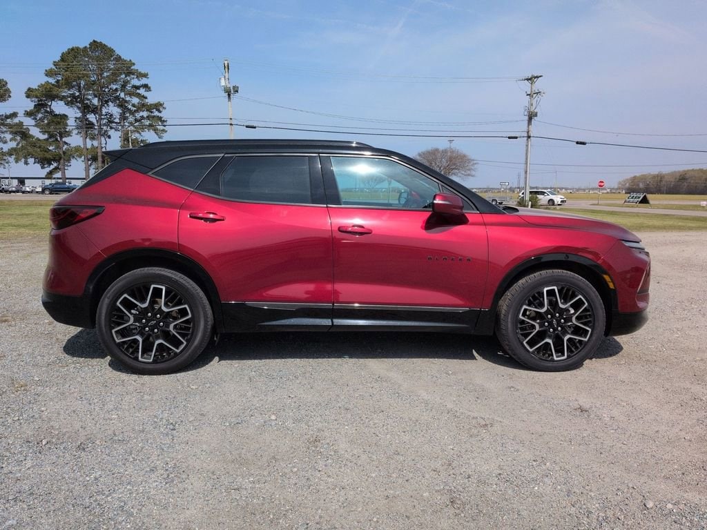 View vehicle photo 3