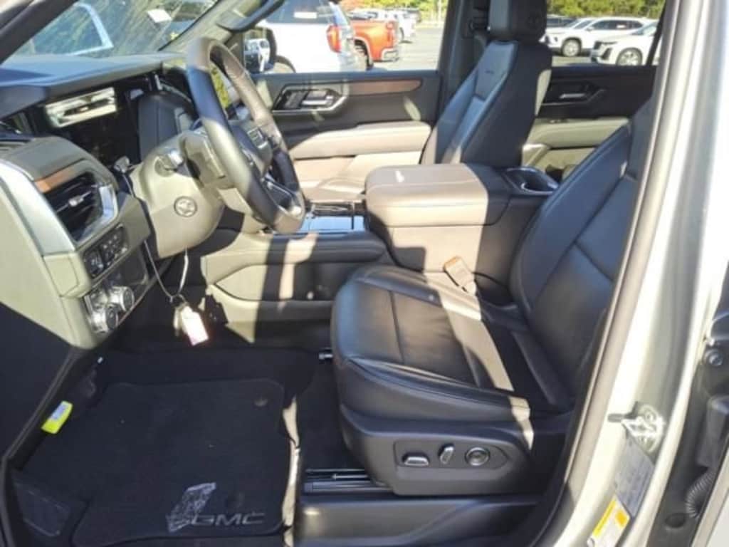 Used 2025 GMC Yukon Denali SUV